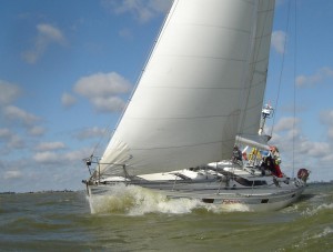 Happy Sailing Beneteau Oceanis 9