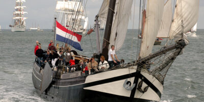 Platbodem huren IJsselmeer Hoorn bedrijfsuitjes groepsuitjes zeilen 1