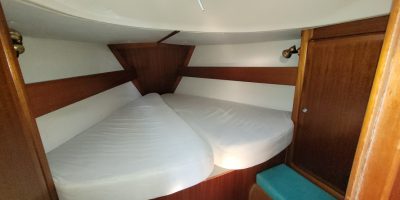 Zeiljacht Bavaria 35 IJsselmeer 3 hutten huren Hut in punt