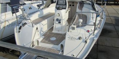 Zeilboot Bavaria 31 IJsselmeer Cockpit