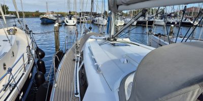 Zeiljacht Hanse 400 huren IJsselmeer Dek