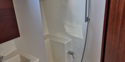 Zeiljacht Hanse 400 huren IJsselmeer Natte Cel met ruime Douche